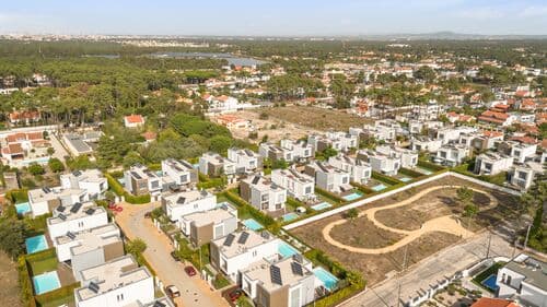PF41512 - Moradia Isolada T3 com piscina, Aroeira, Almada - Imagem 34